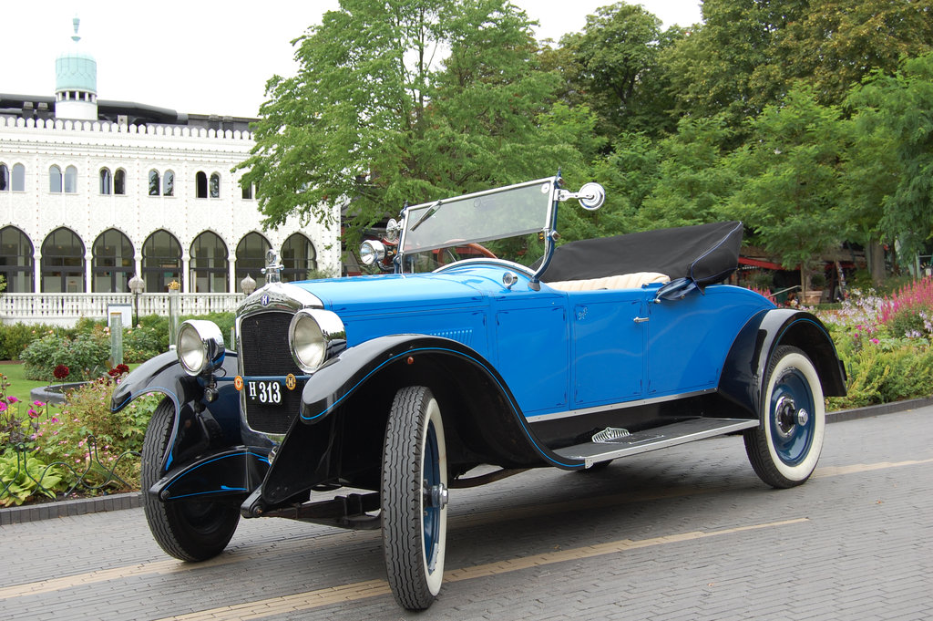Start nr. 52 – Hupmobile RRS, årgang 1924 - Bilen er fundet i Australien, og har nu været i DK 2004. Længste køretur på egne hjul var til Styrkeprøven i Sverige nær Stockholm. Køres af Bent Friis, med formanden for Dansk Veteranbil Klub, Dorte Stadil i co-driver sædet.
(Foto: Arkivbillede fra Dansk Veteranbil Klub og Strib Automobilmuseum)